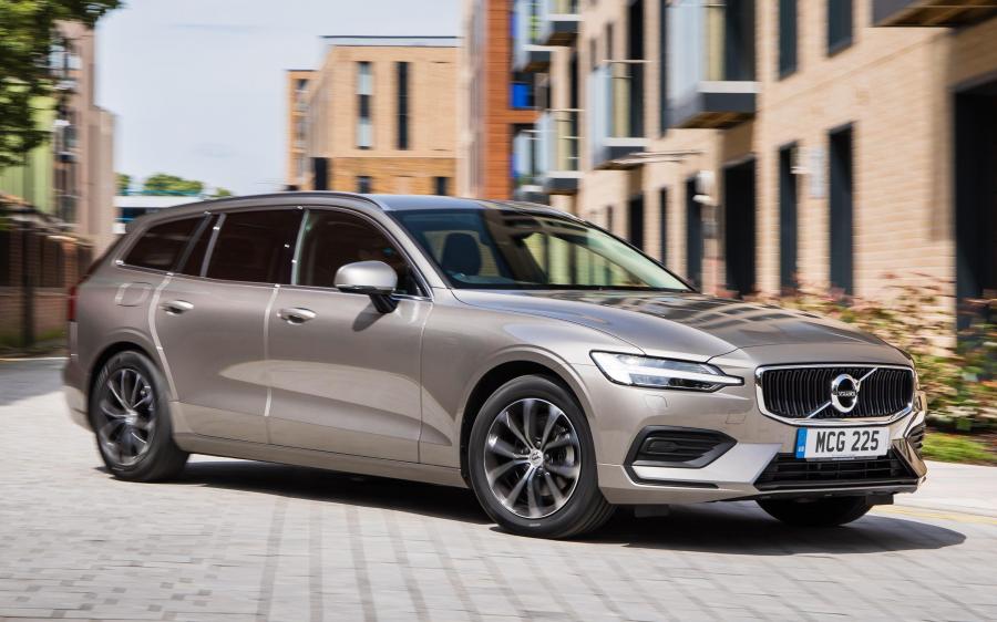 Volvo V60 D4 Momemtum (UK) '2018